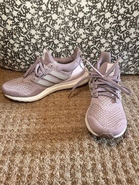 adidas ultra boost ultraboost light purple running shoes 9.5